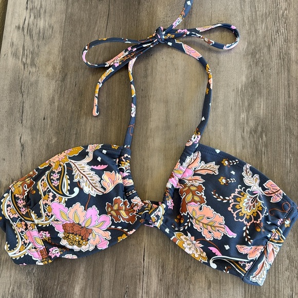 Xhilaration Gray Floral Bikini Set Top Size Medium Bottom Size Small - Picture 2 of 13